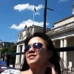 Anne Loft ถ่ายรูป National Museum บนรถบัส 2 ชั้น เมือง Cardiff, UK