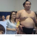 คุณแอน บริษัท ล็อฟท์ แอนด์ โค จำกัด ถ่ายรูปคู่กับ นักซูโม่อาชีพ ชาวญี่ปุ่น คุณแอน บริษัท ล็อฟท์ แอนด์ โค จำกัด ถ่ายรูปคู่กับ นักซูโม่อาชีพ ชาวญี่ปุ่น