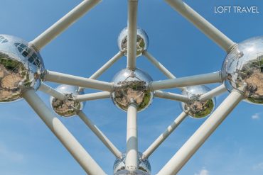 อะตอมเมียม (ATOMIUM) เปรียบเสมือนอะตอม จำนวน 9 ลูก แทน 9 จังหวัดในเบลเยี่ยม