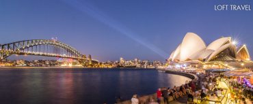 ทัวร์ซิดนีย์ ล่องเรือชมความงามของอ่าวซิดนีย์ ชม โรงอุปรากรซิดนีย์ (Sydney Opera House) ด้วยรูปทรงที่เป็นเอกลักษณ์แปลกตาสถาปัตยกรรมร่วมสมัย โดดเด่นด้วยหลังคารูปเรือซ้อนเล่นลมอันเป็นเอกลักษณ์ ชมความงามของสะพานฮาร์เบอร์ (Sydney Harbour Bridge) สัญลักษณ์ของออสเตรเลีย Australia