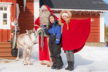 ดินแดนซานตาครอส Santa Claus Village ที่เส้น Arctic Circle ดินแดน Lapland ได้ชื่อว่าเป็น The Christmas City ให้ท่านได้พบและบันทึกภาพกับลุงซานตาครอส ได้ตลอดปี เชิญท่านเลือกซื้อของขวัญในเทศกาลคริสต์มาสที่จะมาถึง หรือของที่ระลึกที่เกี่ยวกับลุงซานต้าและคริสมาสต์จำนวนมาก พร้อมบริการไปรษณีย์ที่ประทับตราสำนักงาน Santa Claus ที่บริการส่งไปยังทั่วโลก