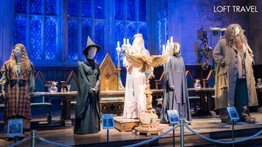 โลกแห่งเวทย์มนต์ของพ่อมดน้อยแฮรี่ พอตเตอร์ จากภาพยนตร์ชุดสุดโด่งดัง Harry Potter นำท่านชมโรงถ่ายภาพยนตร์ วอร์เนอร์สตูดิโอทัวร์ลอนดอน ซึ่งเป็นสถานที่โรงถ่ายภาพยนตร์ Harry Potter ทั้ง 8 ภาค