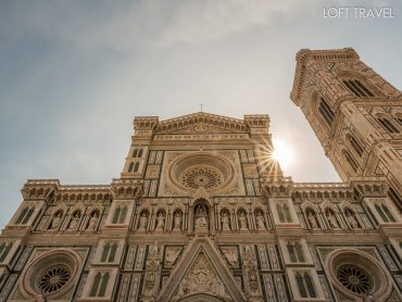 Duomo Florence Italy มหาวิหารซานตามาเรียเดลฟิโอเร ที่มีขนาดใหญ่เป็นอันดับ 3 ของโลก หรือ DUOMO แห่งนครฟลอเร้นซ์ หอระฆัง หอศีลจุ่ม ทรง 8 เหลี่ยม งดงามด้วยศิลปะและสถาปัตยกรรมยืนยาวมากว่า 500 ปี