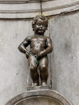 แมนเนเก้นพิส เด็กชายยืนฉี่ กรุงบรัสเซลส์ ประเทศเบลเยี่ยม Manneken Pis Brussels, Belgium