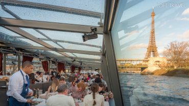 บาโต ปารีเซียง ล่องเรือ ผ่านหอไอเฟล (Eifel Tower) bateaux parisiens ปารีส ฝรั่งเศส Paris, France