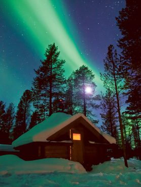 แสงออโรร่า แสงเหนือ ประเทศฟินแลนด์ Lapland Northern lights aurora borealis Cottage Finland